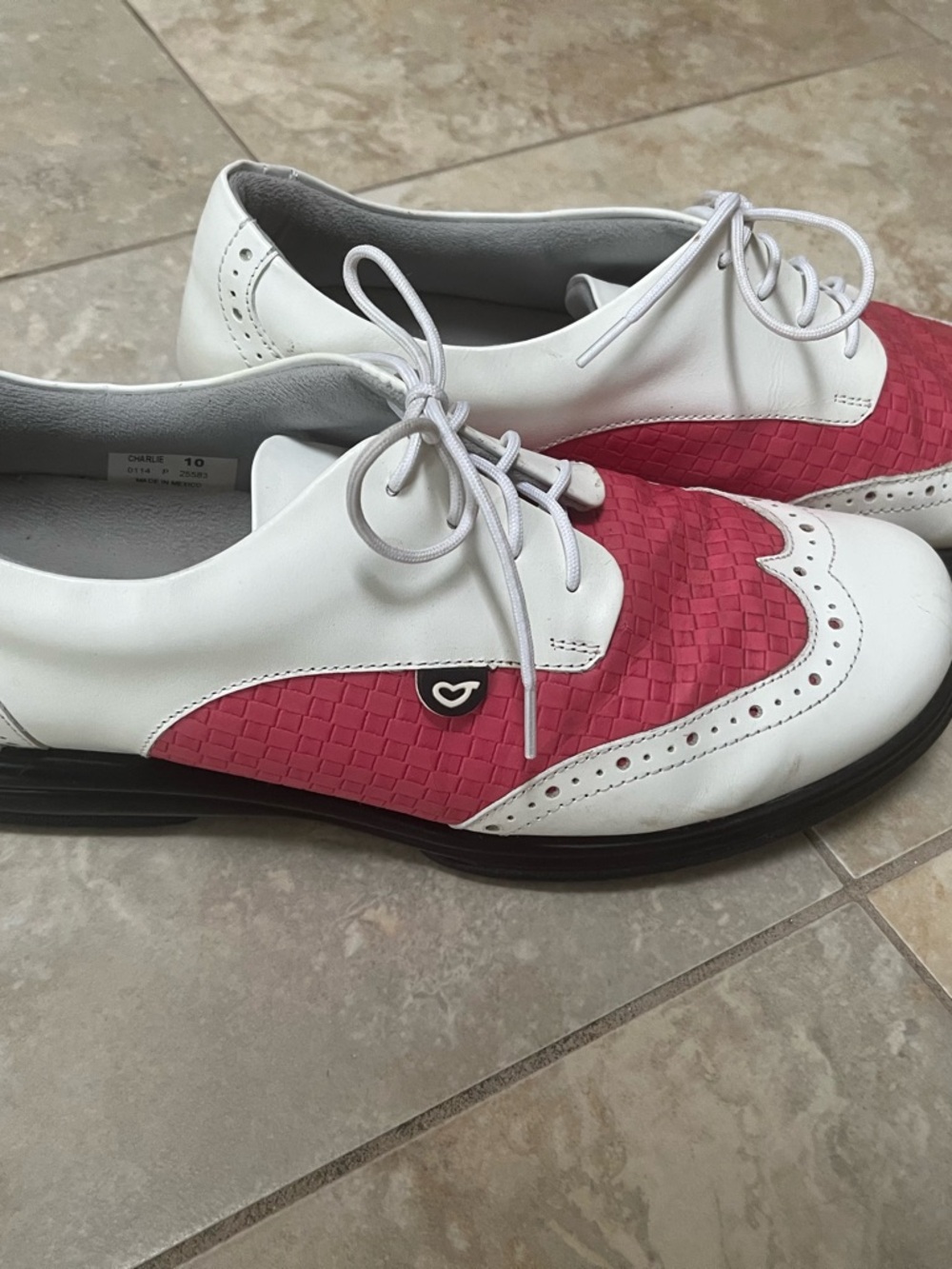 Sandbaggers Golf Shoes White Leather Lace-Up Oxfords with Pink Accents